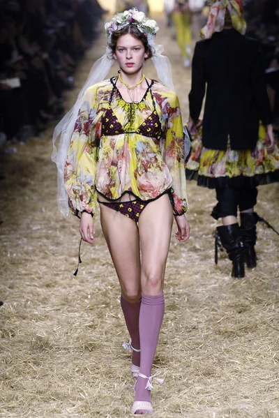 Look 30